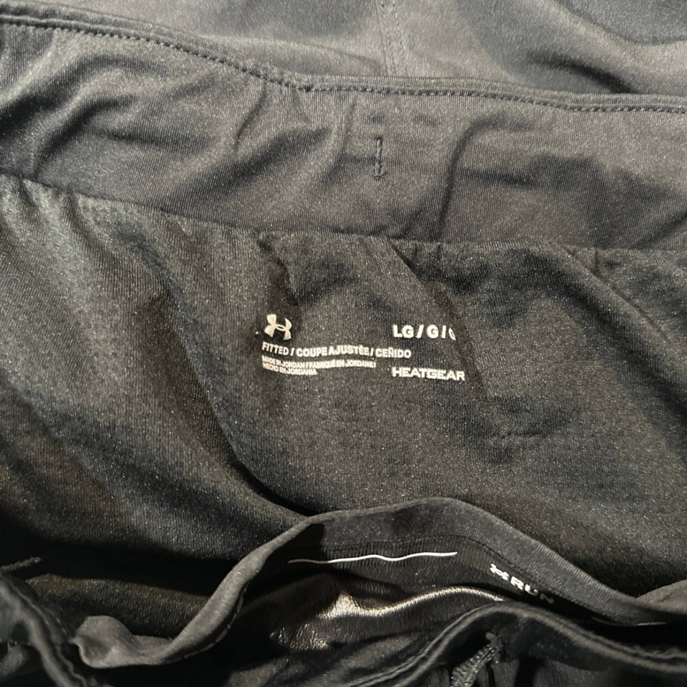 Under Armour Men’s lined Short - Picture 3 of 4